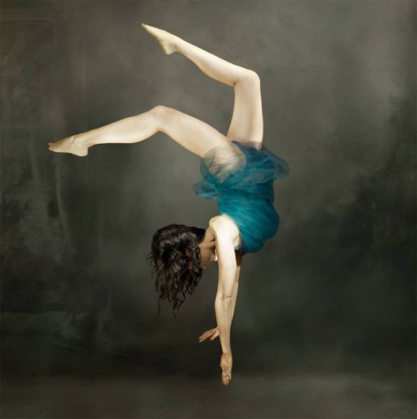 Photograph Patrizia Burra Dance on One Eyeland